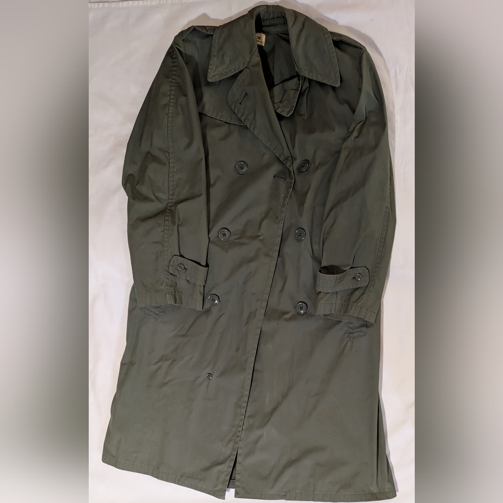 Vintage 70s US Army Raincoat Mens 34R Green Vietnam War Era Military Trench Coat
